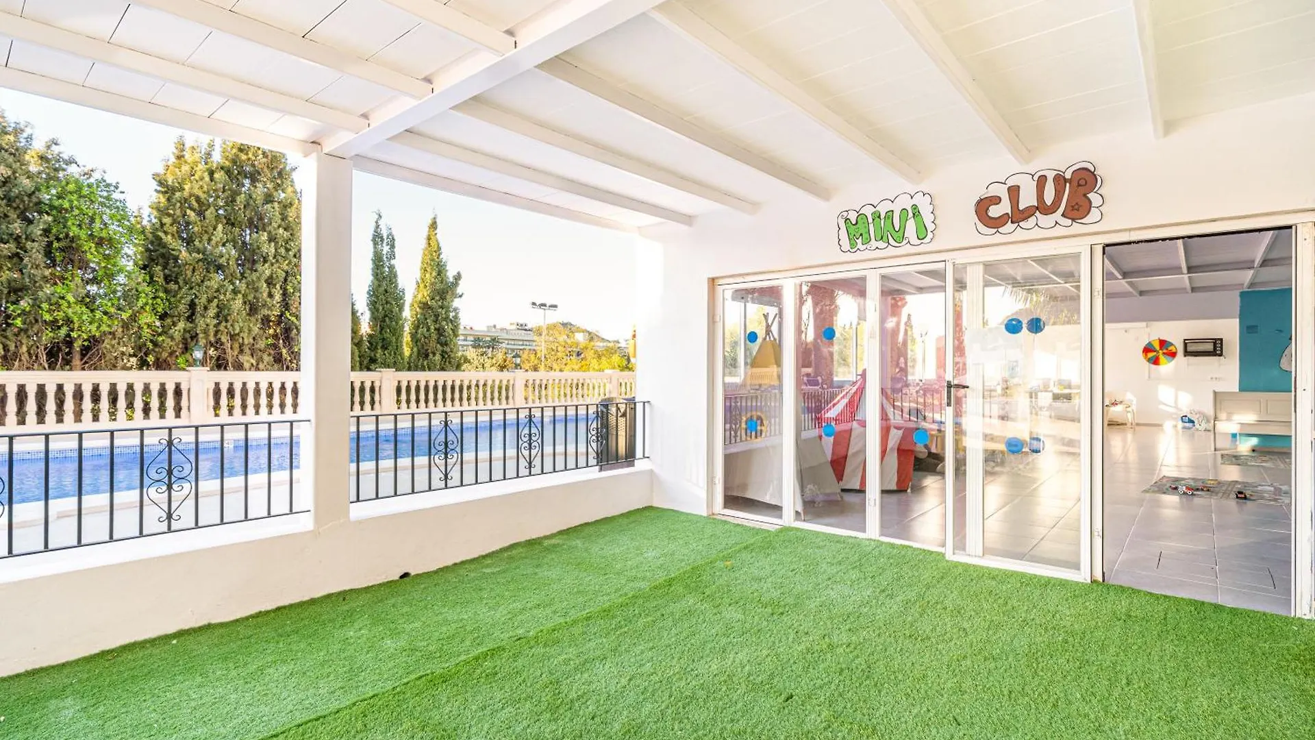 Aparthotel Holiday Center Santa Ponsa