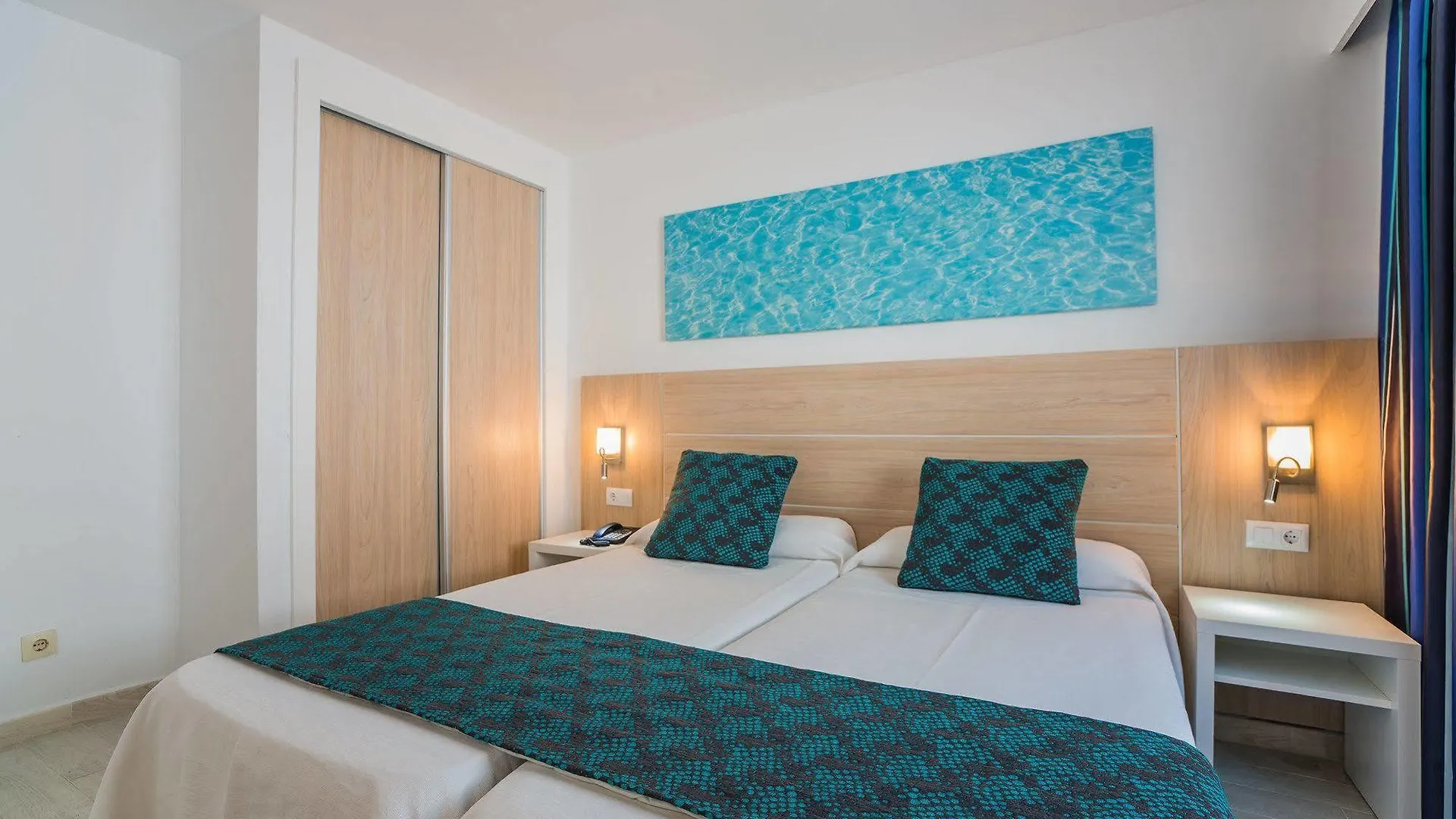 Aparthotel Holiday Center Santa Ponsa