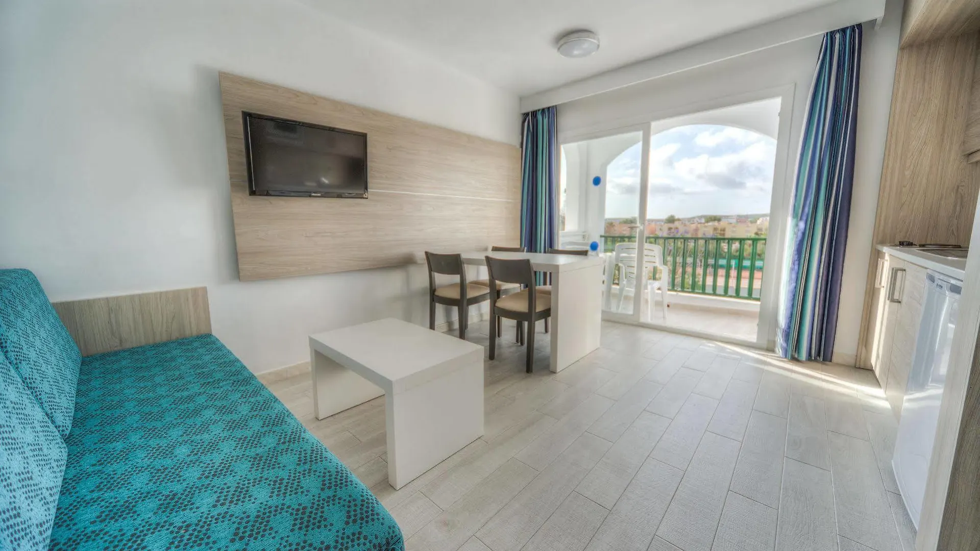 Aparthotel Holiday Center Santa Ponsa 3*,  Spain