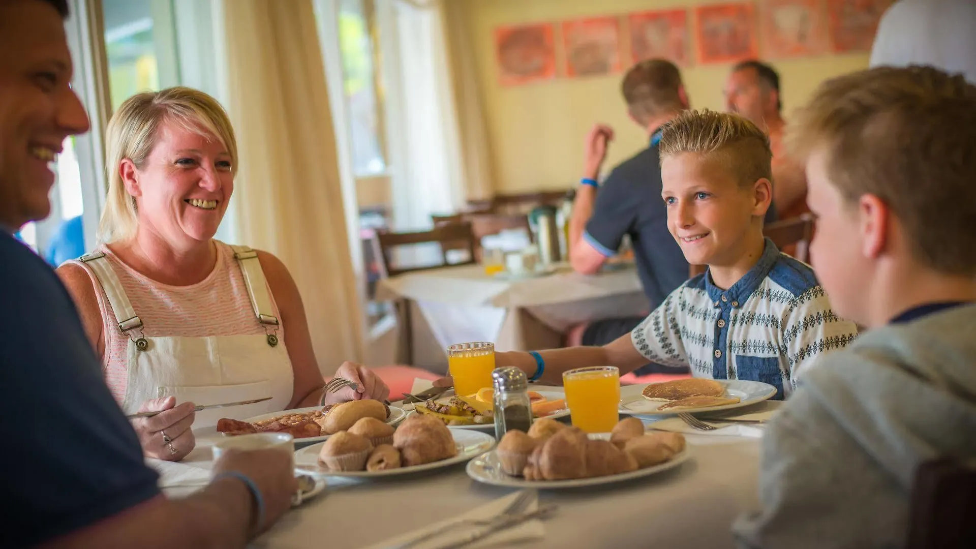 Aparthotel Holiday Center Santa Ponsa