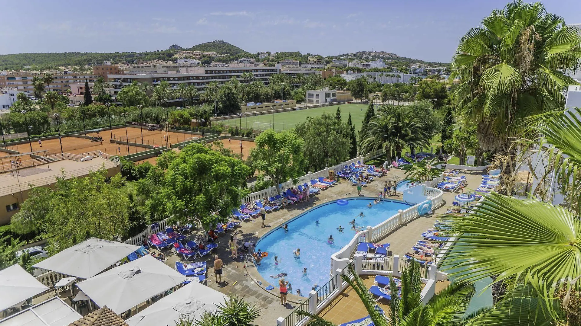 Aparthotel Holiday Center Santa Ponsa 3*,